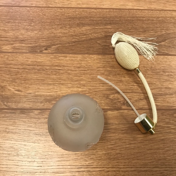 Vintage Art Glass Perfume Bottle Atomizer - Picture 6 of 10